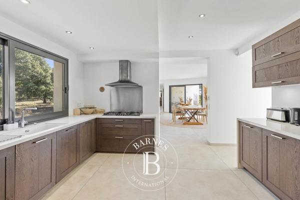 Sainte-Lucie-de-Porto-Vecchio, Villa 5 Chambres -  254 m² à vendre