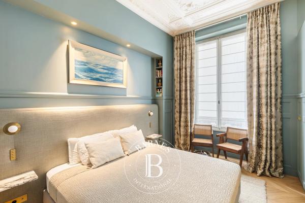 Paris 9ème, Appartement 3 Chambres -  163 m² à vendre