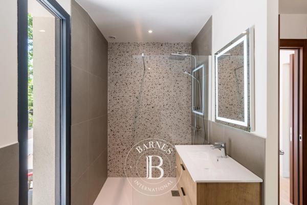 Biot, Villa 4 Chambres -  220 m² à vendre