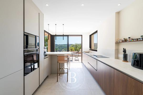 Biot, Villa 4 Chambres -  220 m² à vendre