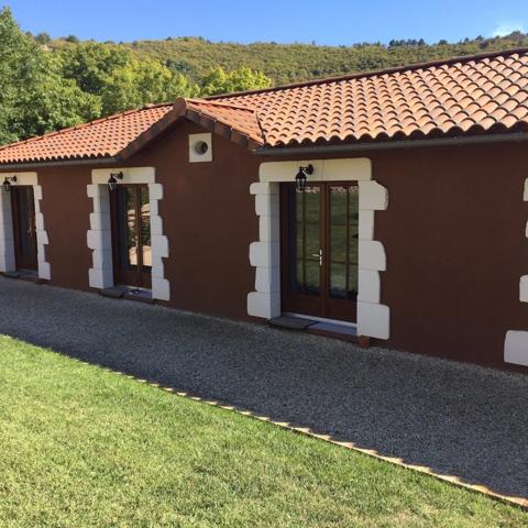 CHATEAU 10 PIECES RESTAURE