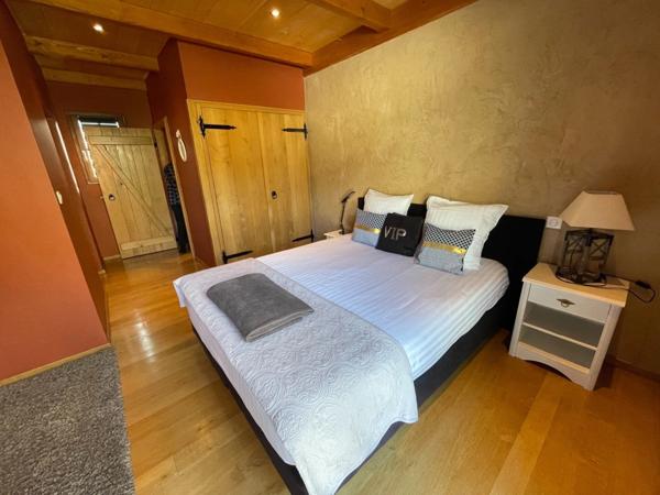 CHATEAU 10 PIECES RESTAURE