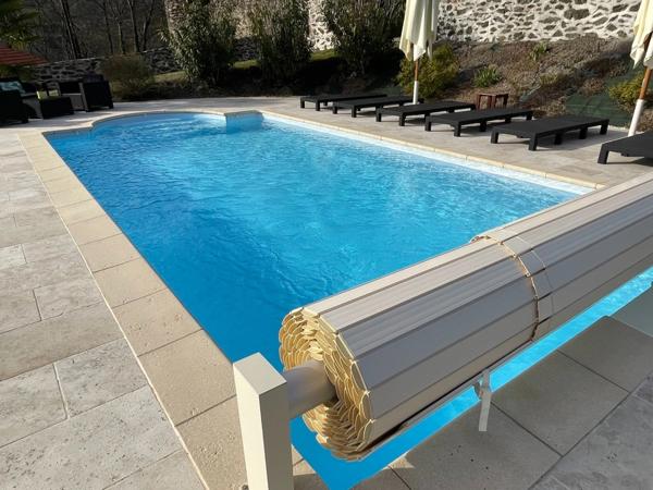 CHATEAU 10 PIECES RESTAURE