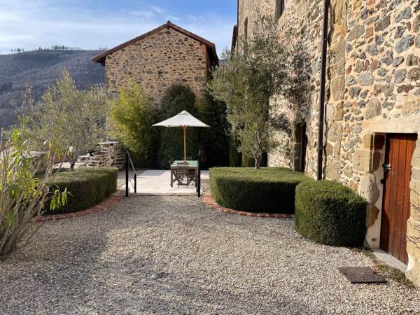 CHATEAU 10 PIECES RESTAURE