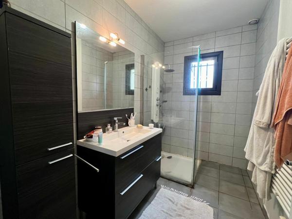 Maison à vendre    6 pièces •  Mios