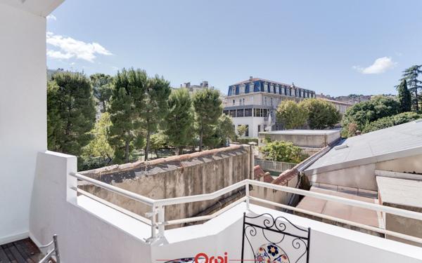 Appartement à vendre    4 pièces • 110 m2 Marseille 8