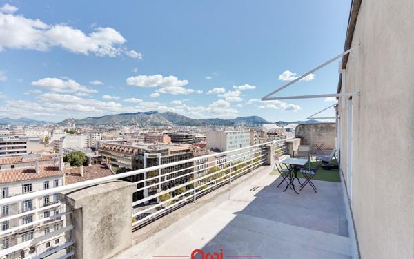 Appartement à vendre    4 pièces • 110 m2 Marseille 8