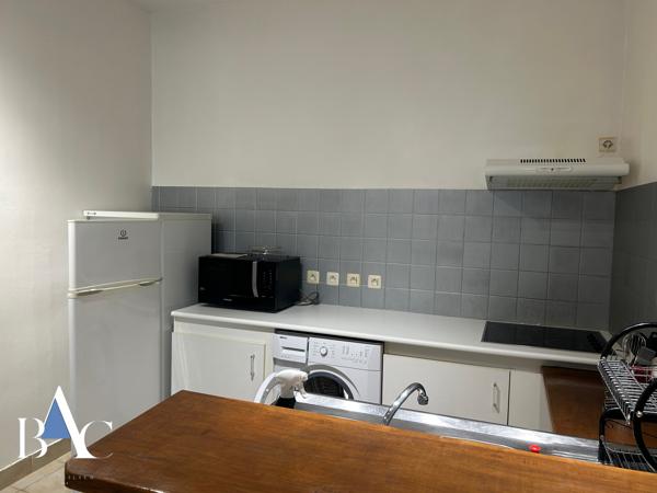 CARCASSONNE - CENTRE-VILLE - T2 MEUBLE - 42 M²