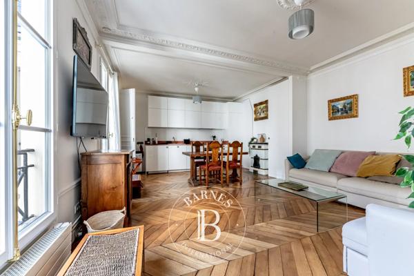 Paris 8ème, Appartement 2 Chambres -  74 m² à vendre