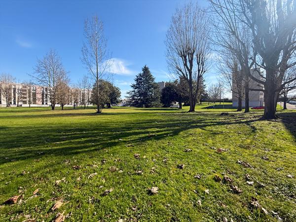 EXCLUSIVITE: Appartement Pessac T5 (82m2 + Cave ) refais à neuf