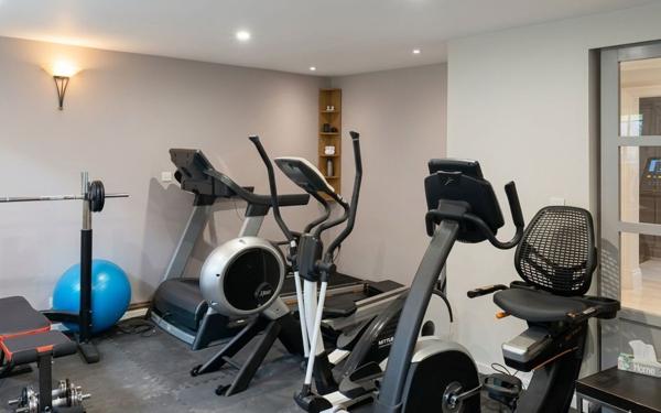 Maison à vendre    8 pièces • 279,45 m2 Saint-Genest-Lerpt