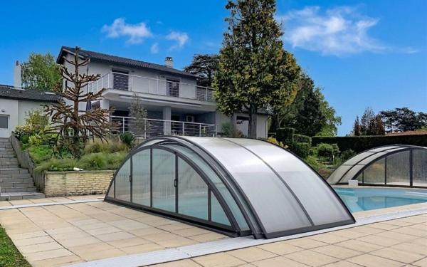 Maison à vendre    8 pièces • 279,45 m2 Saint-Genest-Lerpt