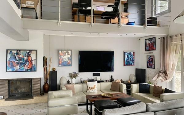 Maison à vendre    8 pièces • 279,45 m2 Saint-Genest-Lerpt