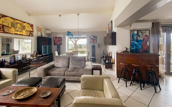 Maison à vendre    8 pièces • 279,45 m2 Saint-Genest-Lerpt