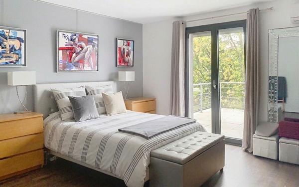 Maison à vendre    8 pièces • 279,45 m2 Saint-Genest-Lerpt