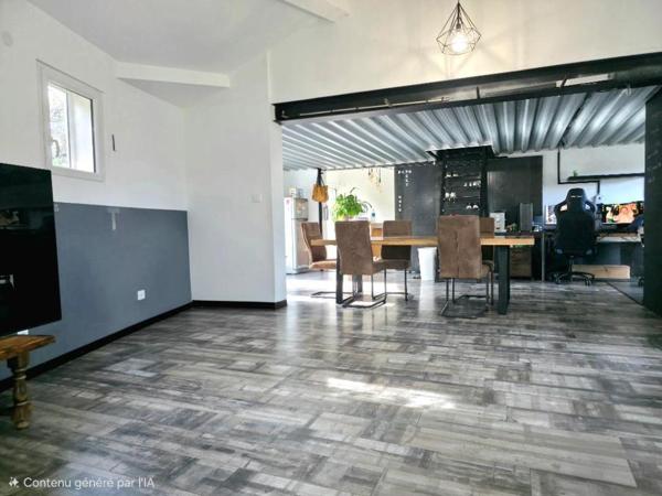 MAISON COUP DE COEUR  LUMIÈRE, VOLUMES & STYLE À LA SEYNE-SUR-MER