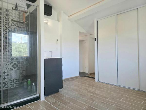 MAISON COUP DE COEUR  LUMIÈRE, VOLUMES & STYLE À LA SEYNE-SUR-MER