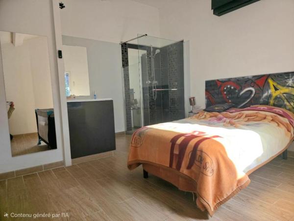 MAISON COUP DE COEUR  LUMIÈRE, VOLUMES & STYLE À LA SEYNE-SUR-MER