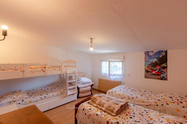 Maison 9 pièces, 6 chambres proche de VIMOUTIERS (61)