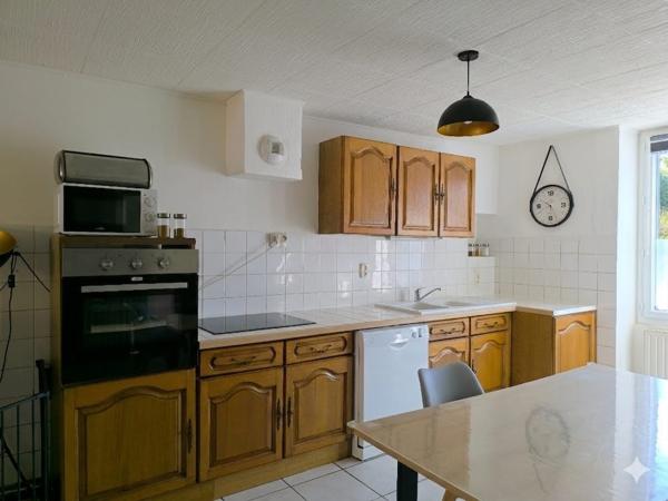 Maison familiale avec dépendances et possibilités d’extension