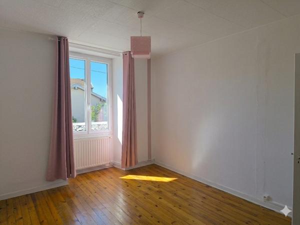 Maison familiale avec dépendances et possibilités d’extension