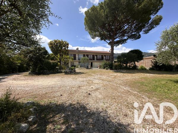 Immeuble à vendre 580 m² Pégomas