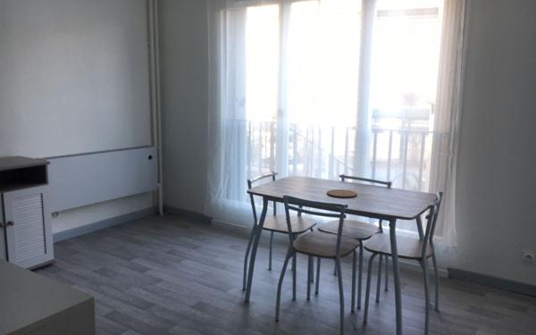 Appartement à louer    1 pièce • 28,30 m2 Compiègne