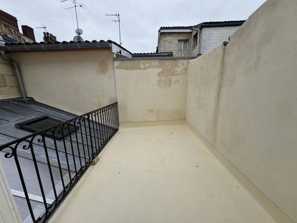 EXCLUSIVITE - AppartementT3 terrasse coeur Chartrons