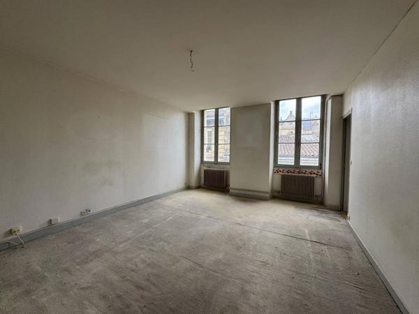 EXCLUSIVITE - AppartementT3 terrasse coeur Chartrons
