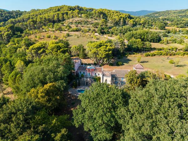 Propriété d'exception aux portes de Lourmarin – Élégant domaine de caractère au cœur du Luberon