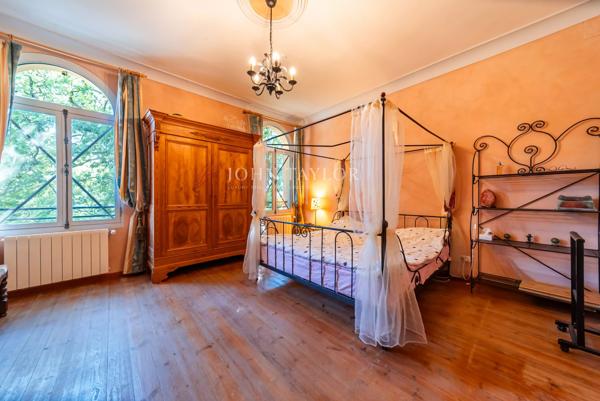 Propriété d'exception aux portes de Lourmarin – Élégant domaine de caractère au cœur du Luberon