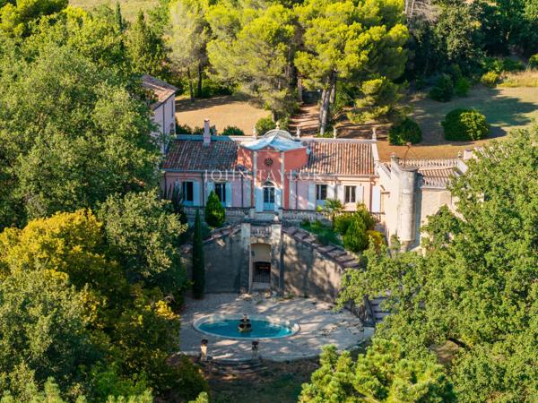 Propriété d'exception aux portes de Lourmarin – Élégant domaine de caractère au cœur du Luberon
