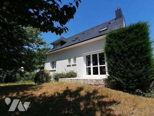 NOUVEAUTÉ TRENTE CINQ NOTAIRES - CHARTRES-DE-BRETAGNE

Située en début d'impasse, dans un env...
