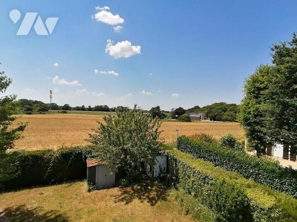 NOUVEAUTÉ TRENTE CINQ NOTAIRES - CHARTRES-DE-BRETAGNE

Située en début d'impasse, dans un env...