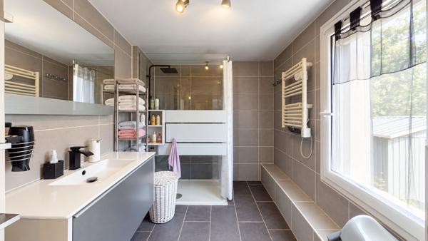 Maison Plain-pied 4 pièce(s) 109 m2