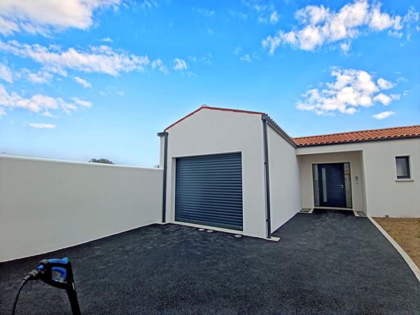 Le Thou (17290) Villa plain pied piscine garage