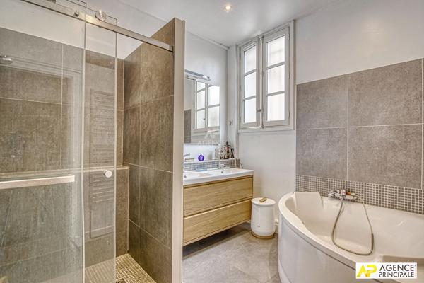 Versailles Chantiers / St Louis Maison10 pièces 264 m² habitables avec jardin de 230 m² 1 880 000 € **  - Référence  28206