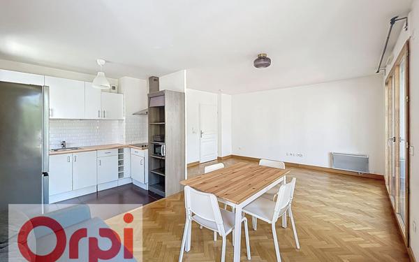 Appartement à vendre    3 pièces • 66 m2 Châtillon