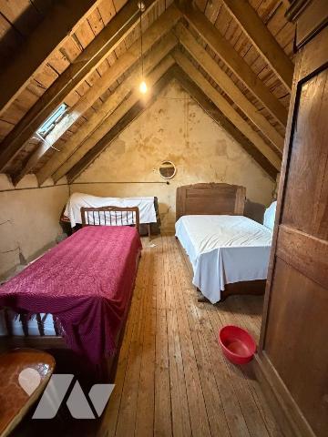 Magnifique corps de ferme à l'abri des regards situé sur les crêtes du Vieux Quimerc'h, qui cul...
