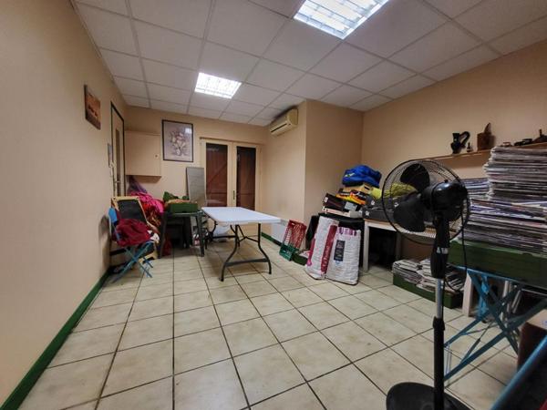 Immeuble Saint Nicolas De La Grave 9 pièce(s) 205 m2