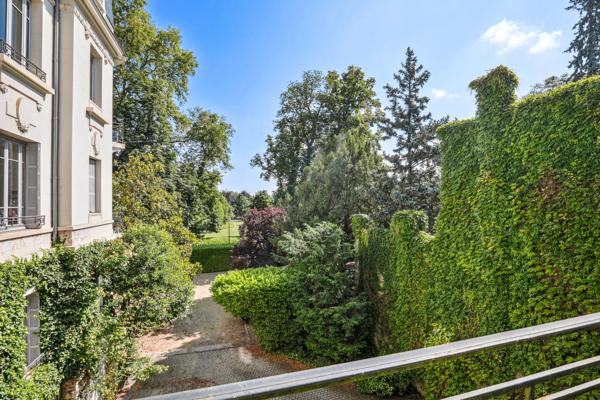 Lyon 6 - Tête d'Or - Appartement de 217 m² - Balcons - Terrasse - 1 cave - 1 garage - 2 parkings