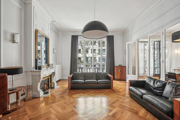 Lyon 6 - Tête d'Or - Appartement de 217 m² - Balcons - Terrasse - 1 cave - 1 garage - 2 parkings