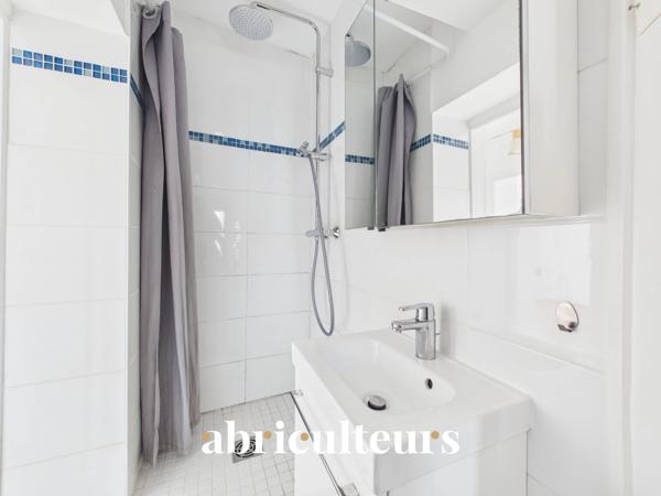 2/3 pièces 37 m² à Nation Dernier étage vue toits Refait à neuf Paris 12