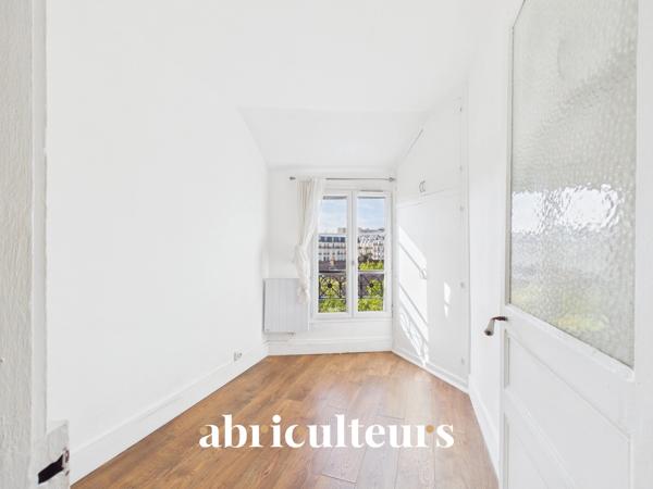 2/3 pièces 37 m² à Nation Dernier étage vue toits Refait à neuf Paris 12