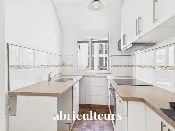 2/3 pièces 37 m² à Nation Dernier étage vue toits Refait à neuf Paris 12