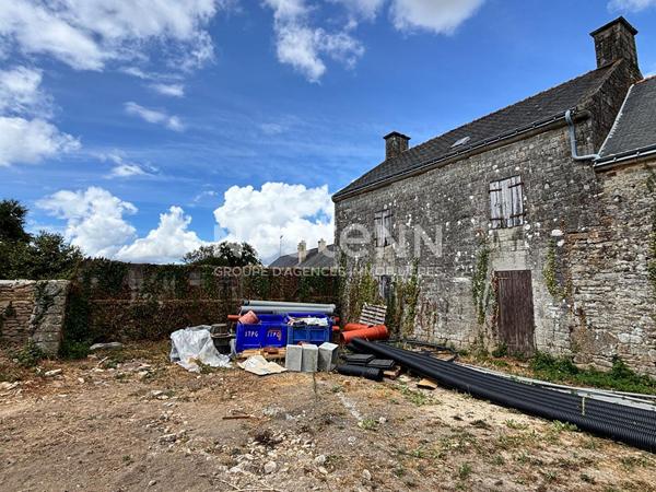 MAISON EN PIERRE À RÉNOVER À VENDRE À SULNIAC CENTRE MORBIHAN