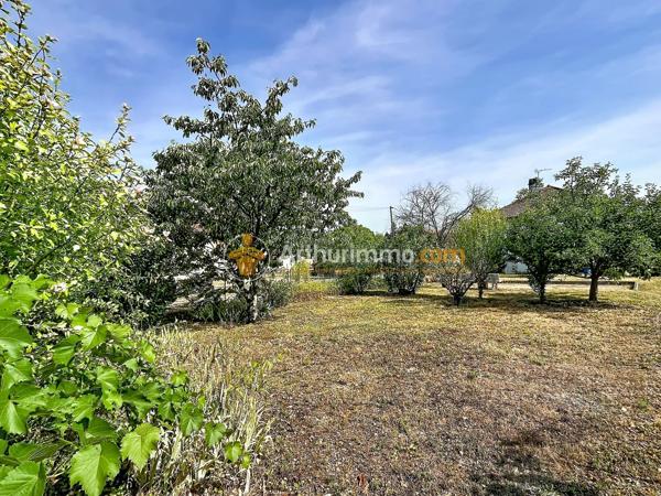 Vente                                                      Terrain
                        
                                         424 m2                     à Saint-Alban-de-Roche