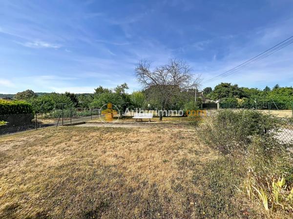 Vente                                                      Terrain
                        
                                         424 m2                     à Saint-Alban-de-Roche