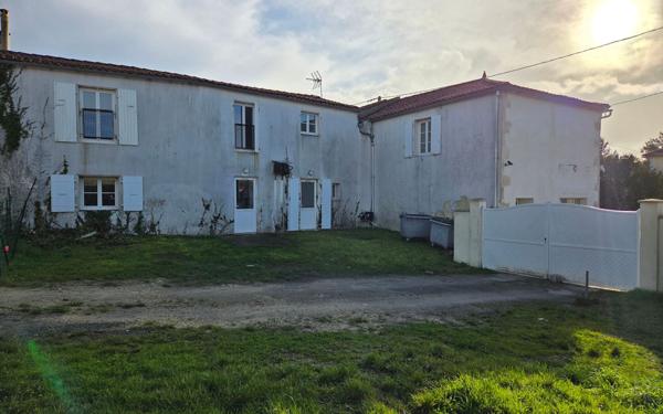 Immeuble à vendre    5 pièces •  Ardillières