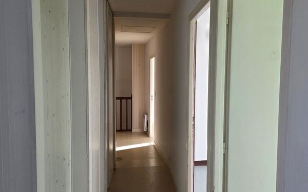 Immeuble à vendre    5 pièces •  Ardillières